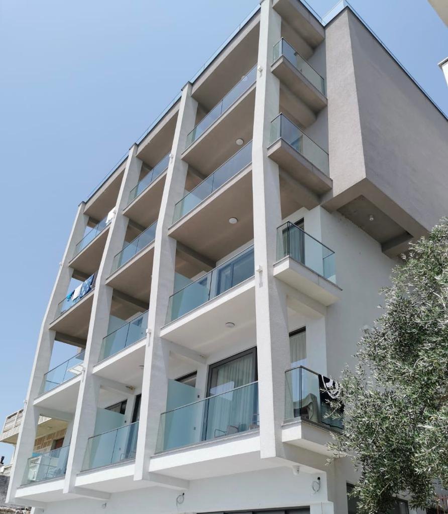Wave Hotel Sutomore building